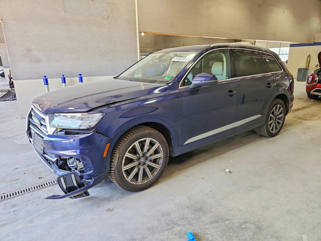 Salvage Audi Q7 Image