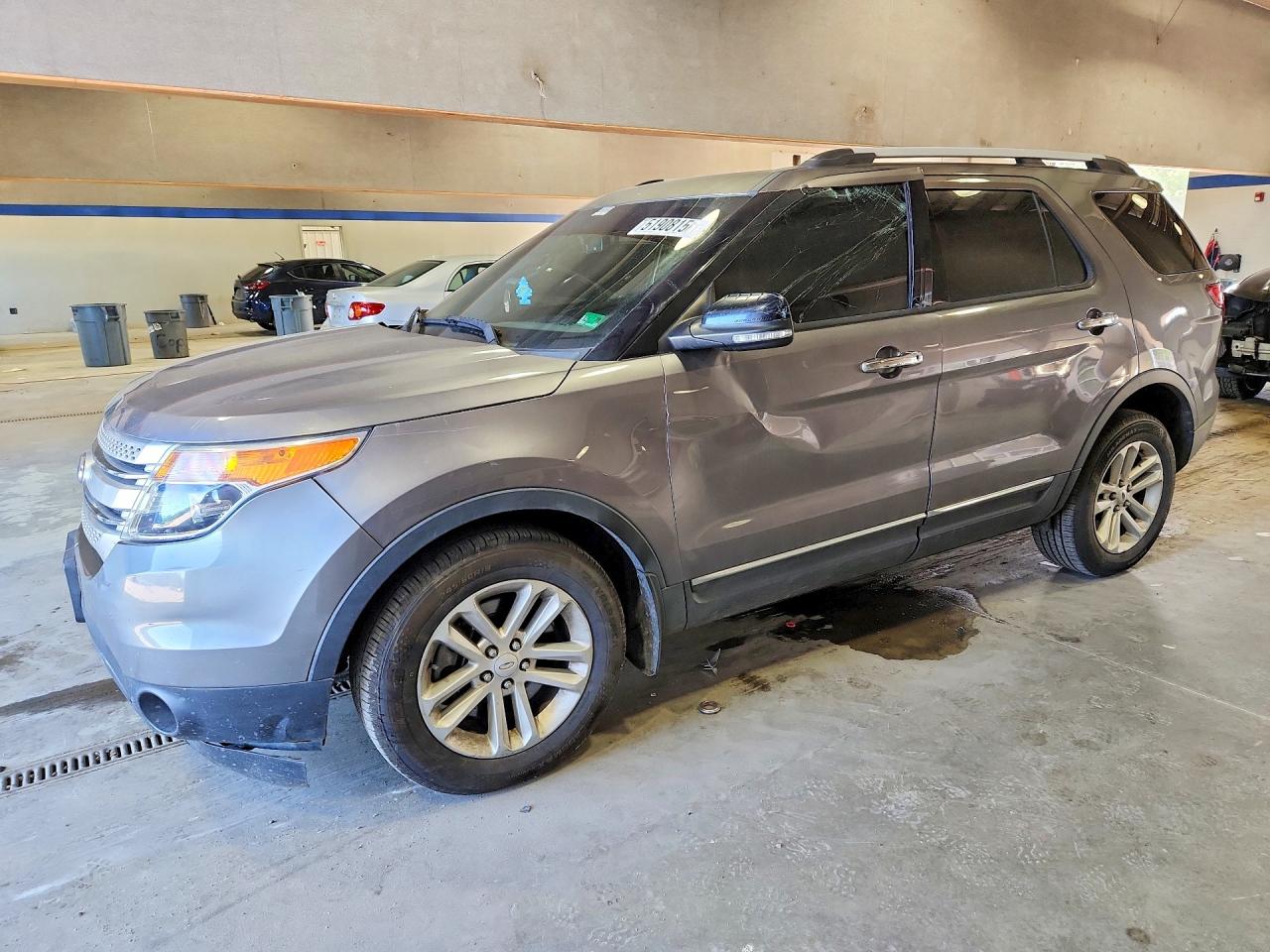 Salvage Ford Explorer Image