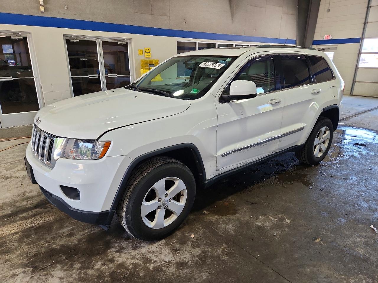 Salvage Jeep Cherokee Image