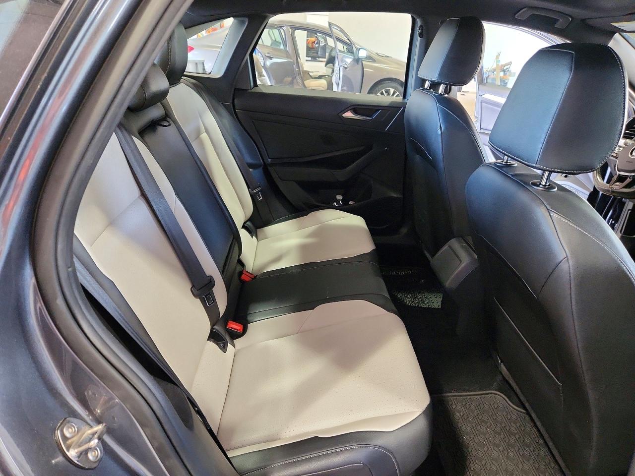 Volkswagen Jetta S
