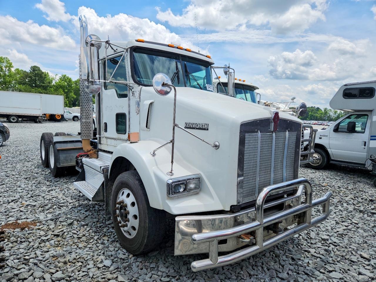 Salvage Kenworth Construction Image