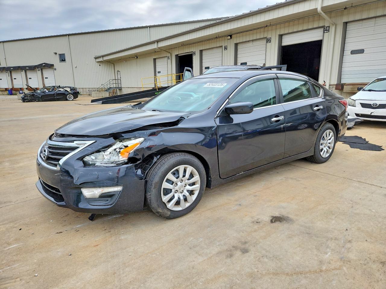 Salvage Nissan Altima Image