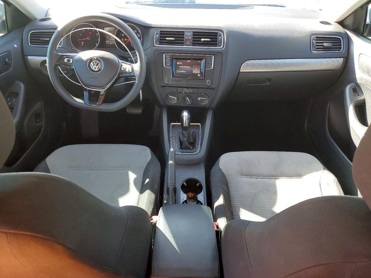 Volkswagen Jetta S