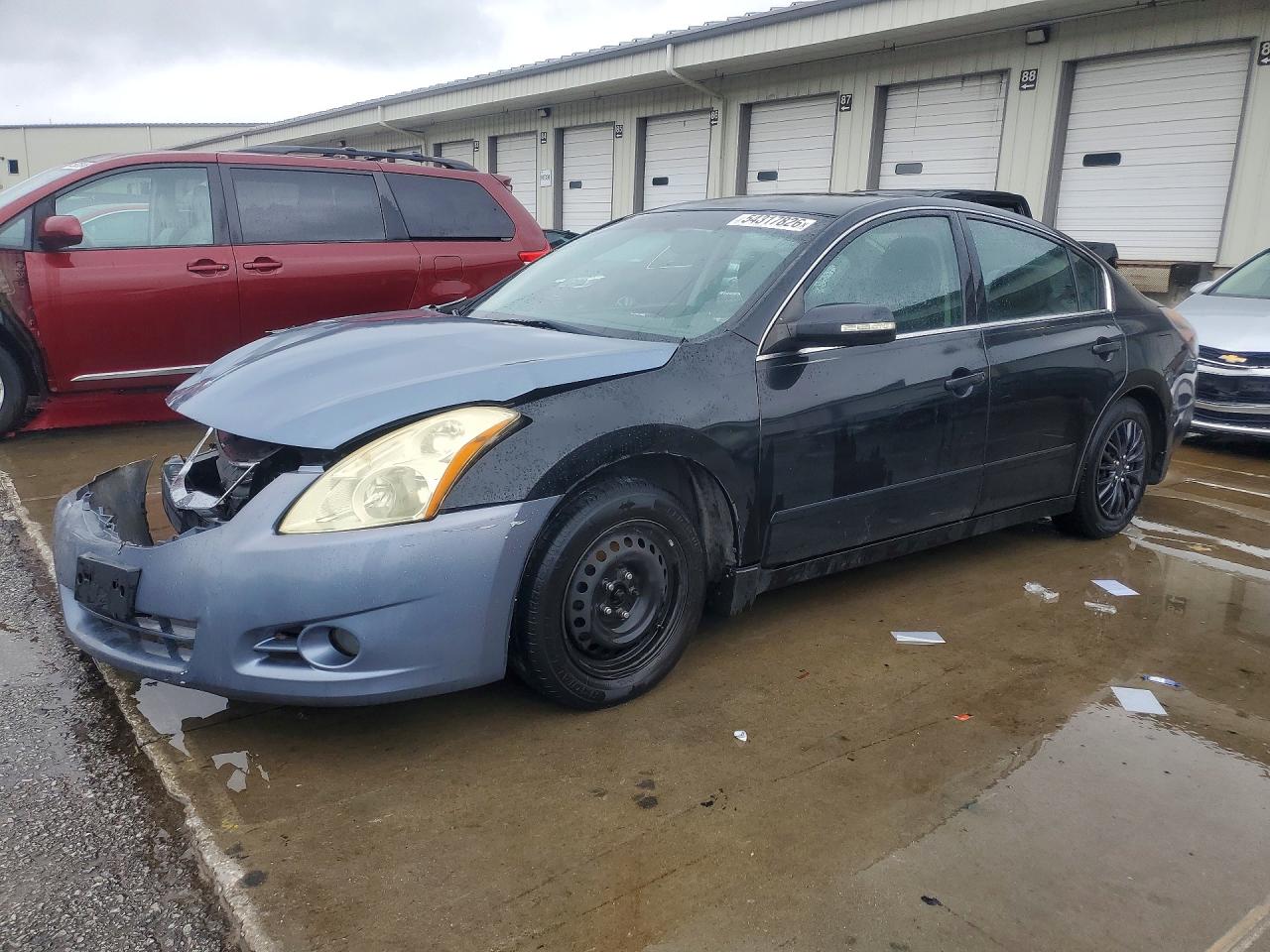 Salvage Nissan Altima Image