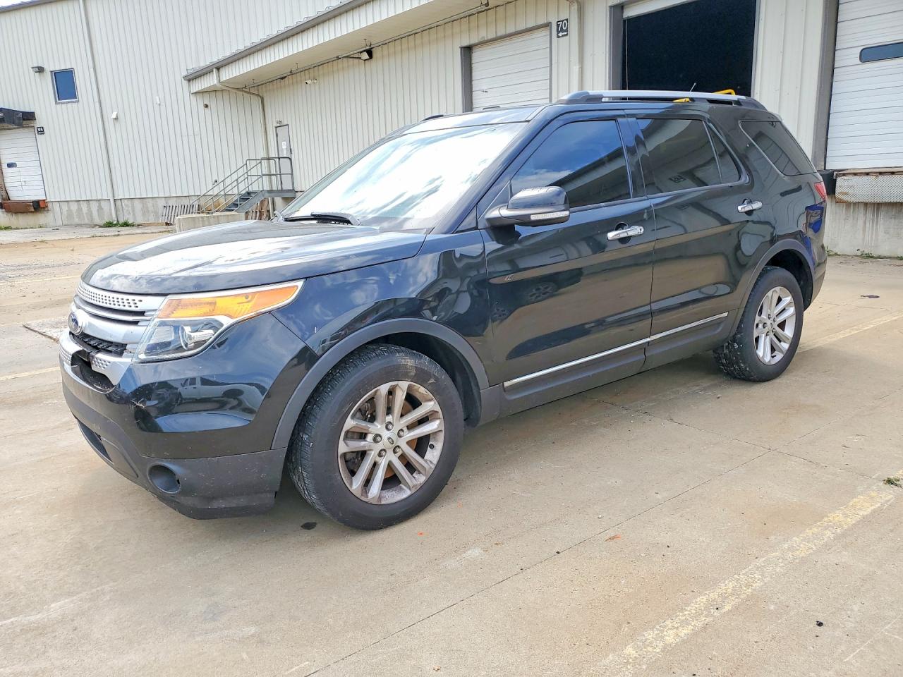 Salvage Ford Explorer Image