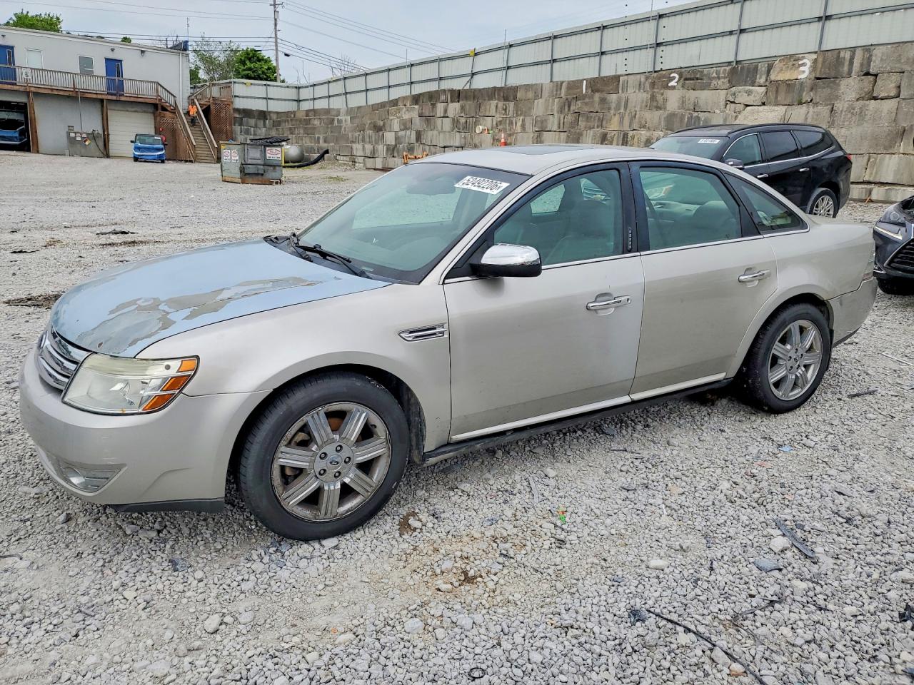 Salvage Ford Taurus Image