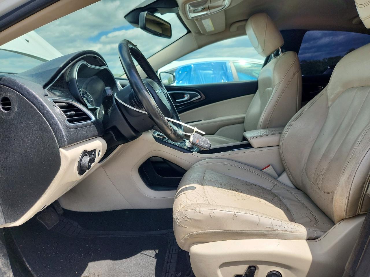 Chrysler 200 C