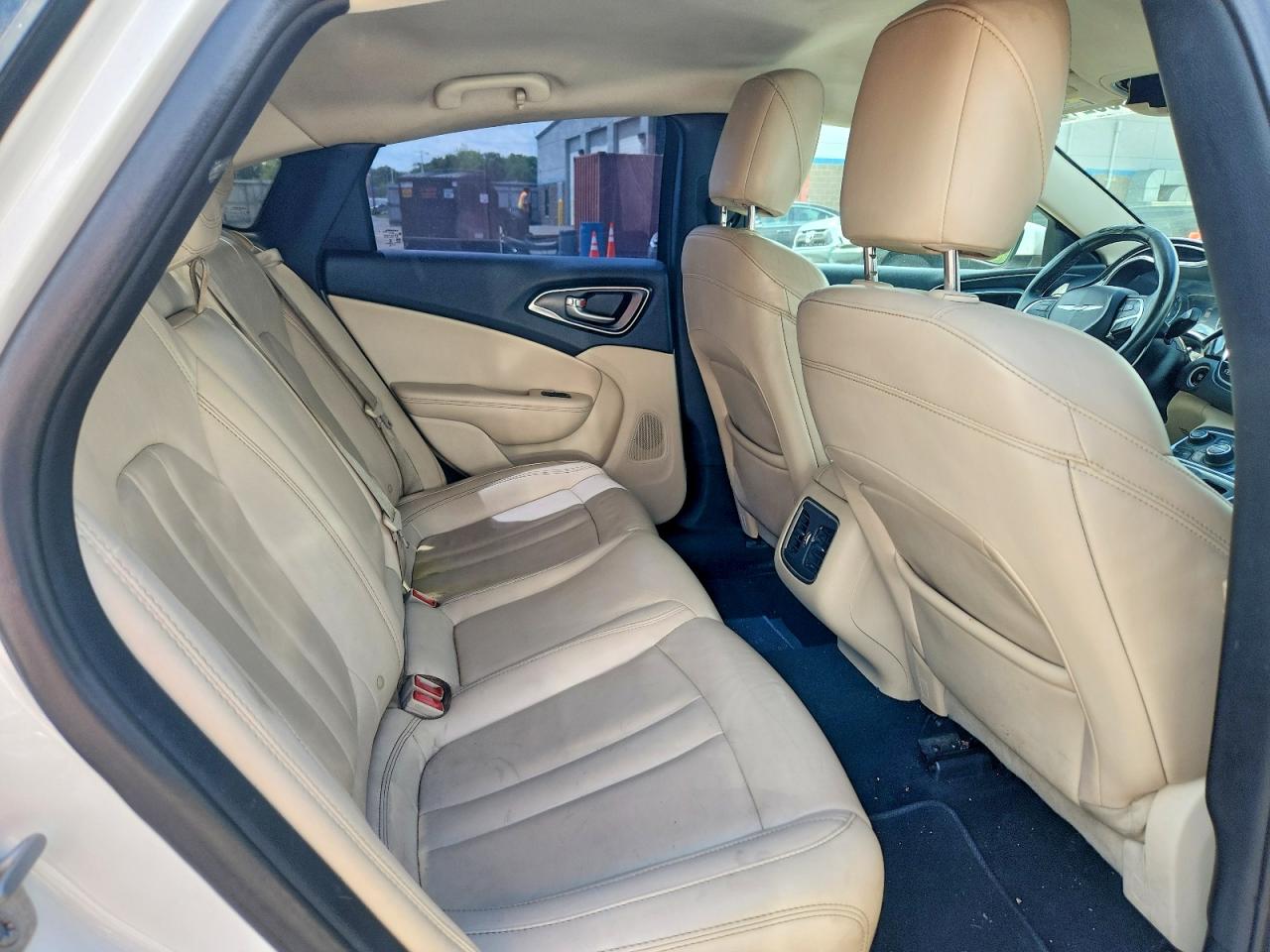 Chrysler 200 C