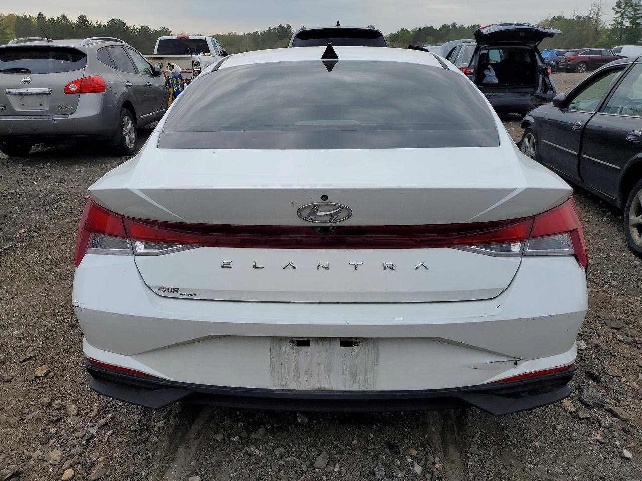 Hyundai ELANTRA Sel