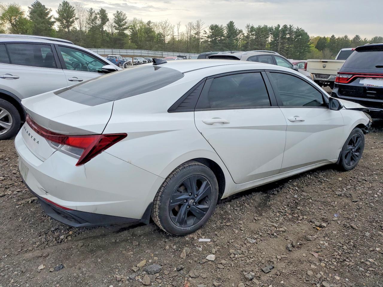 Hyundai ELANTRA Sel