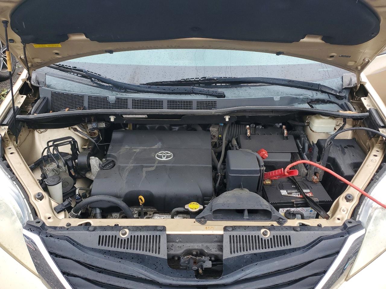 Toyota Sienna Le