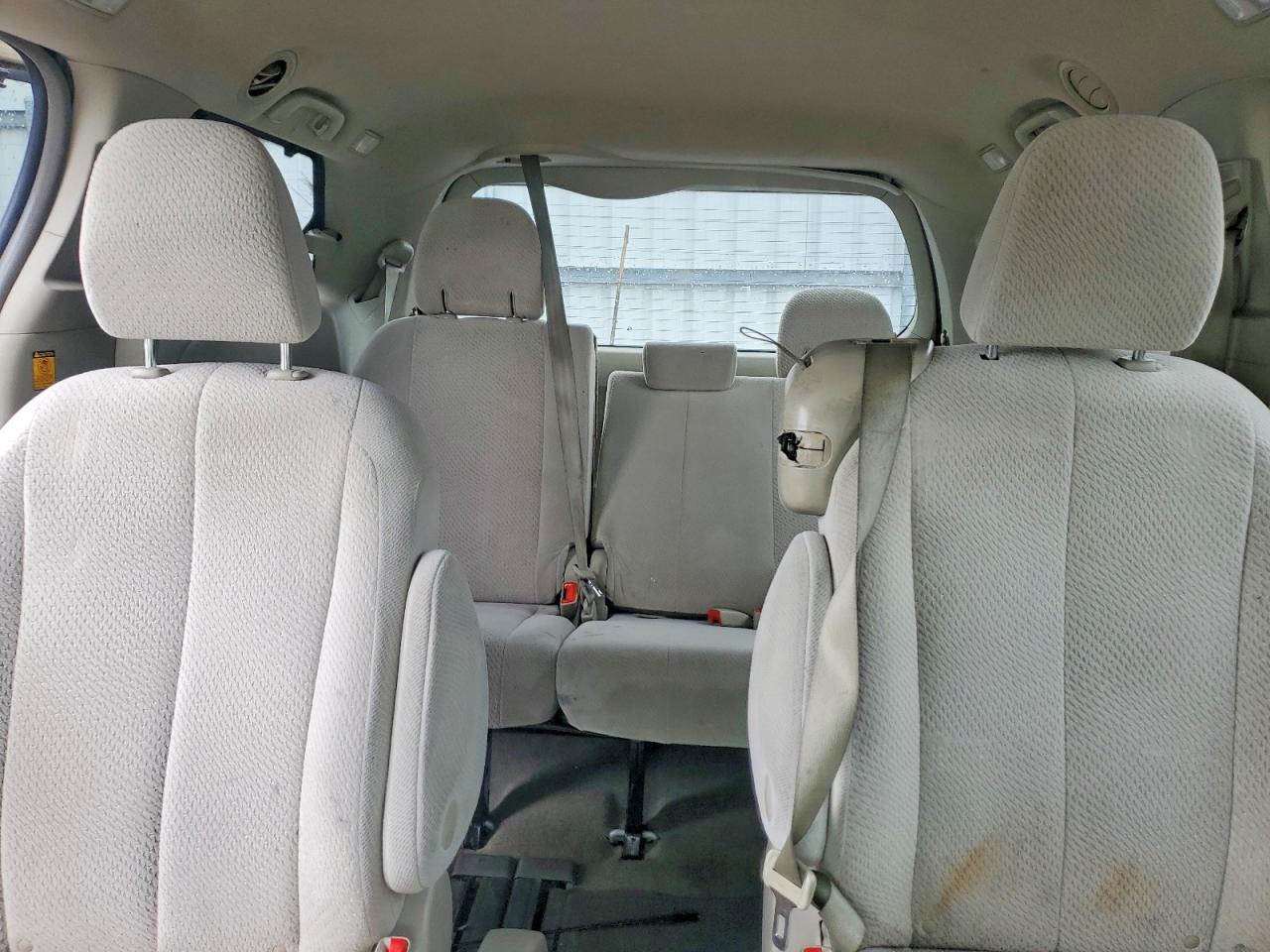 Toyota Sienna Le
