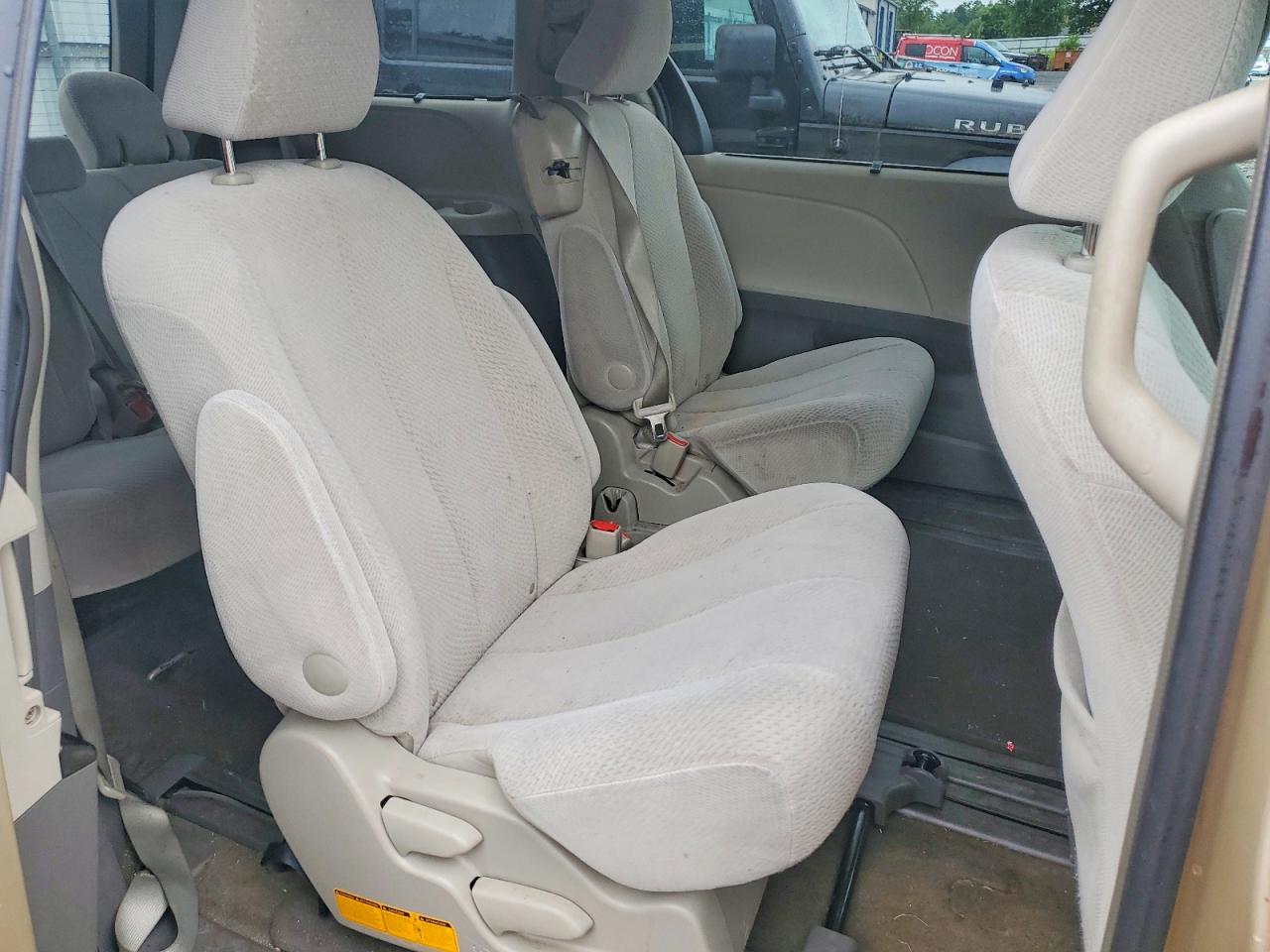 Toyota Sienna Le
