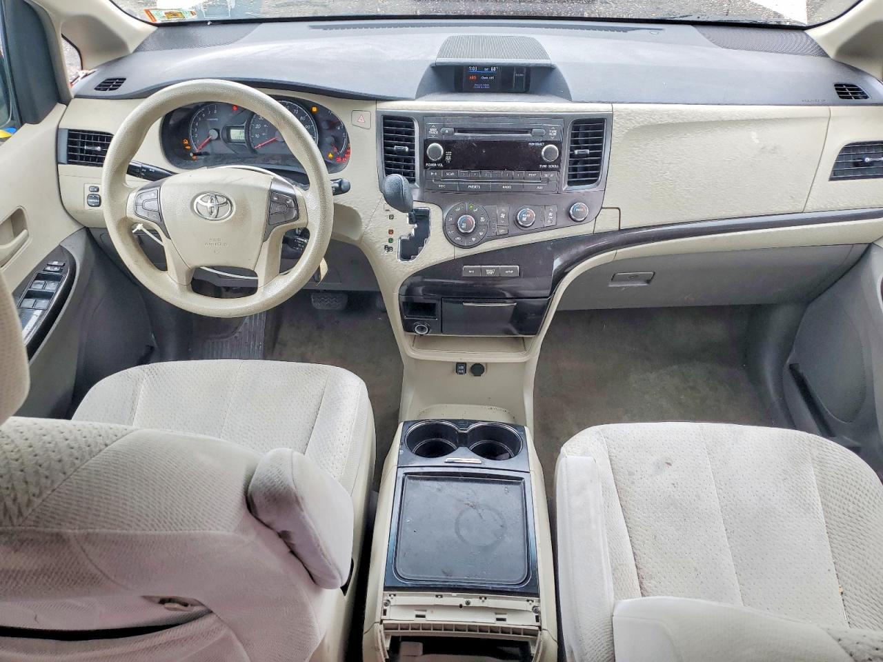Toyota Sienna Le