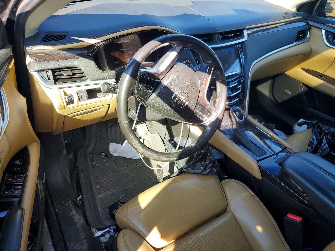 Cadillac XTS Luxury Collection