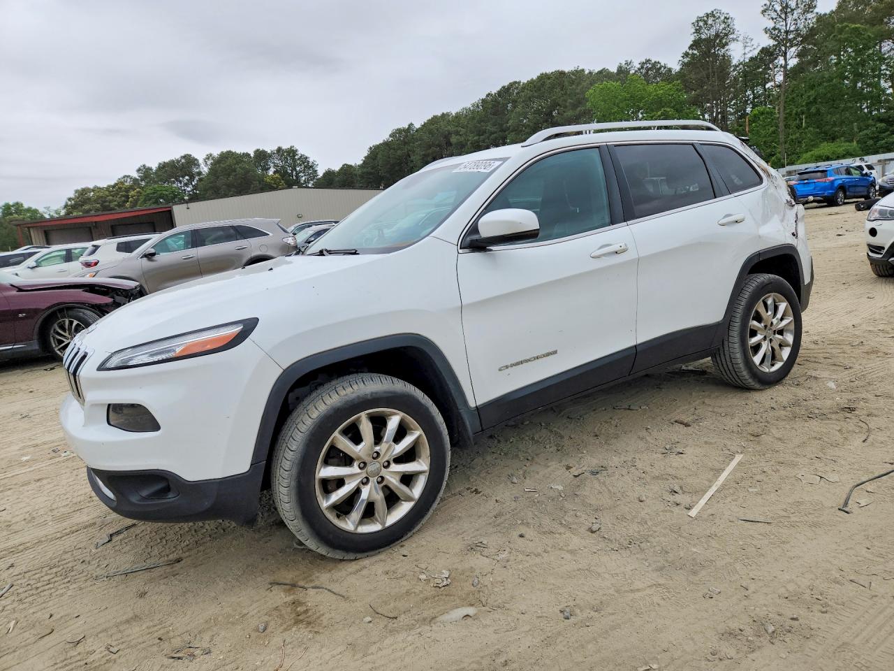 Salvage Jeep Cherokee Image
