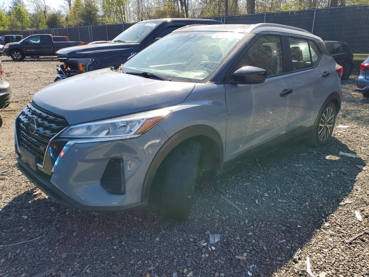 Salvage Nissan Kicks Image