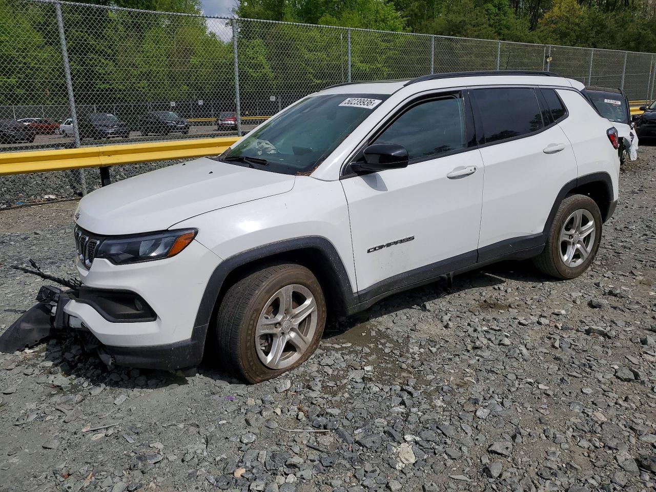 Salvage Jeep Compass Image