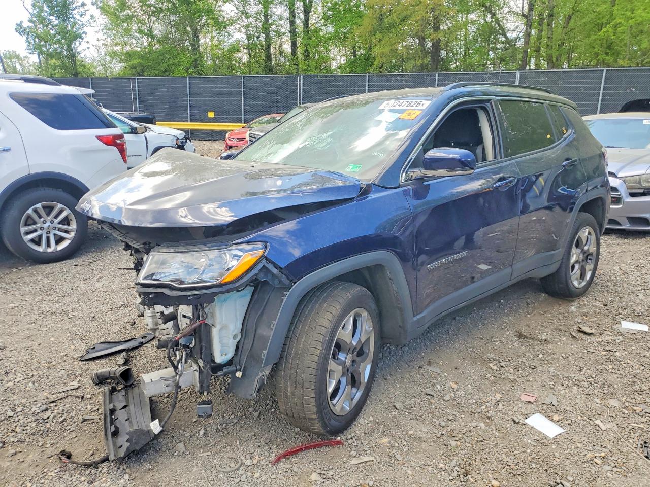 Salvage Jeep Compass Image