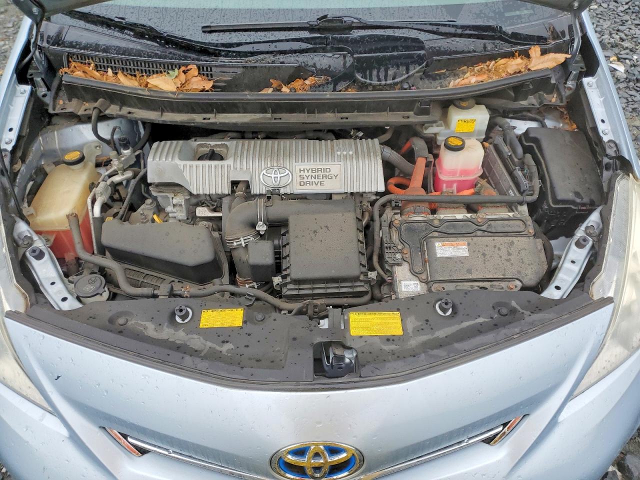Toyota Prius v Two