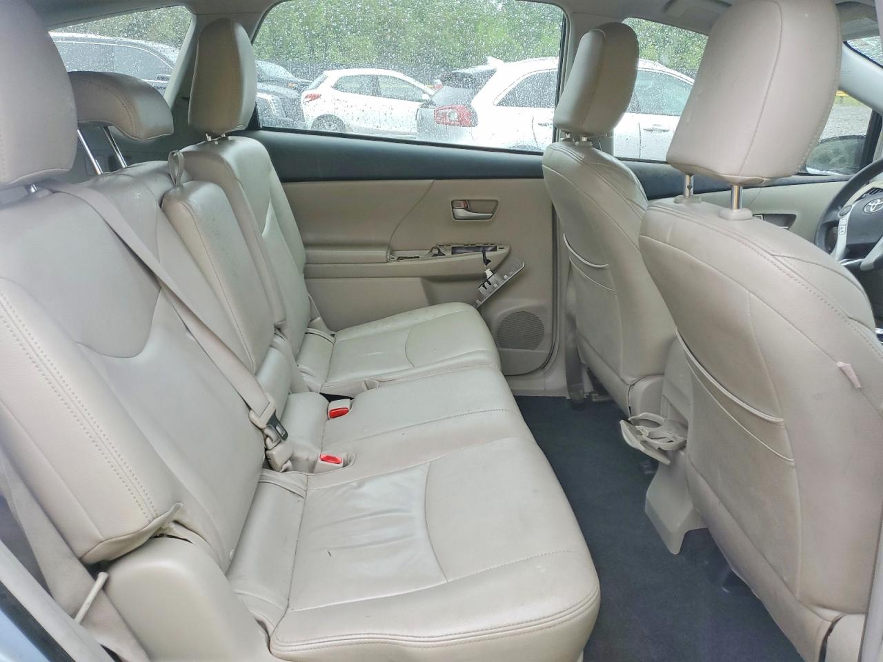 Toyota Prius v Two