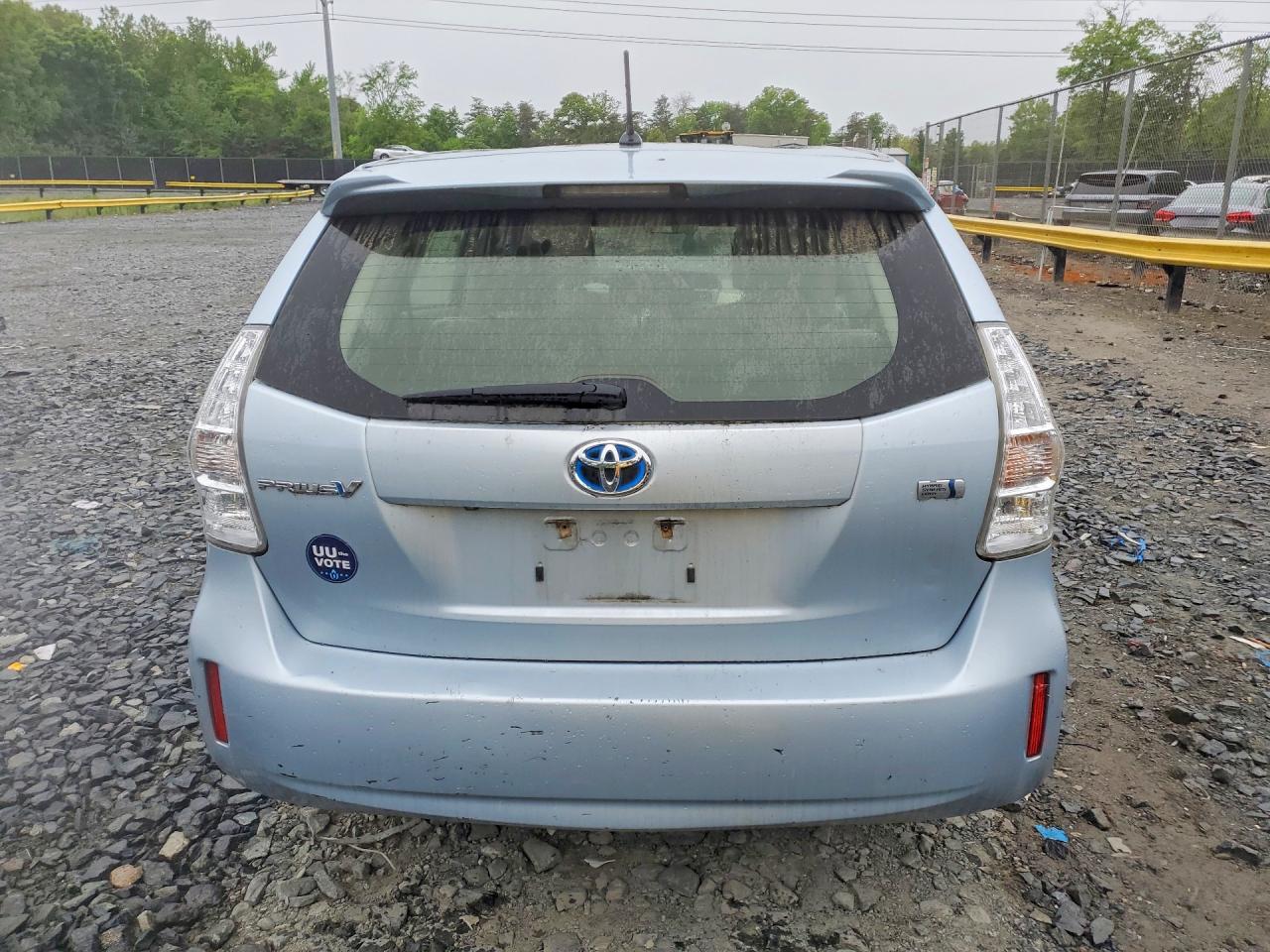 Toyota Prius v Two