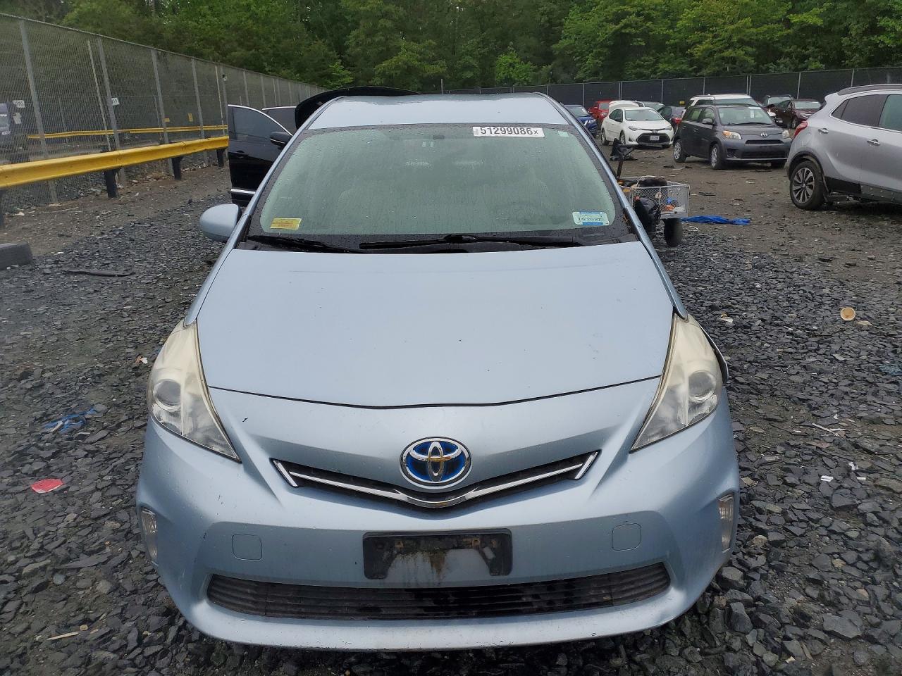 Toyota Prius v Two