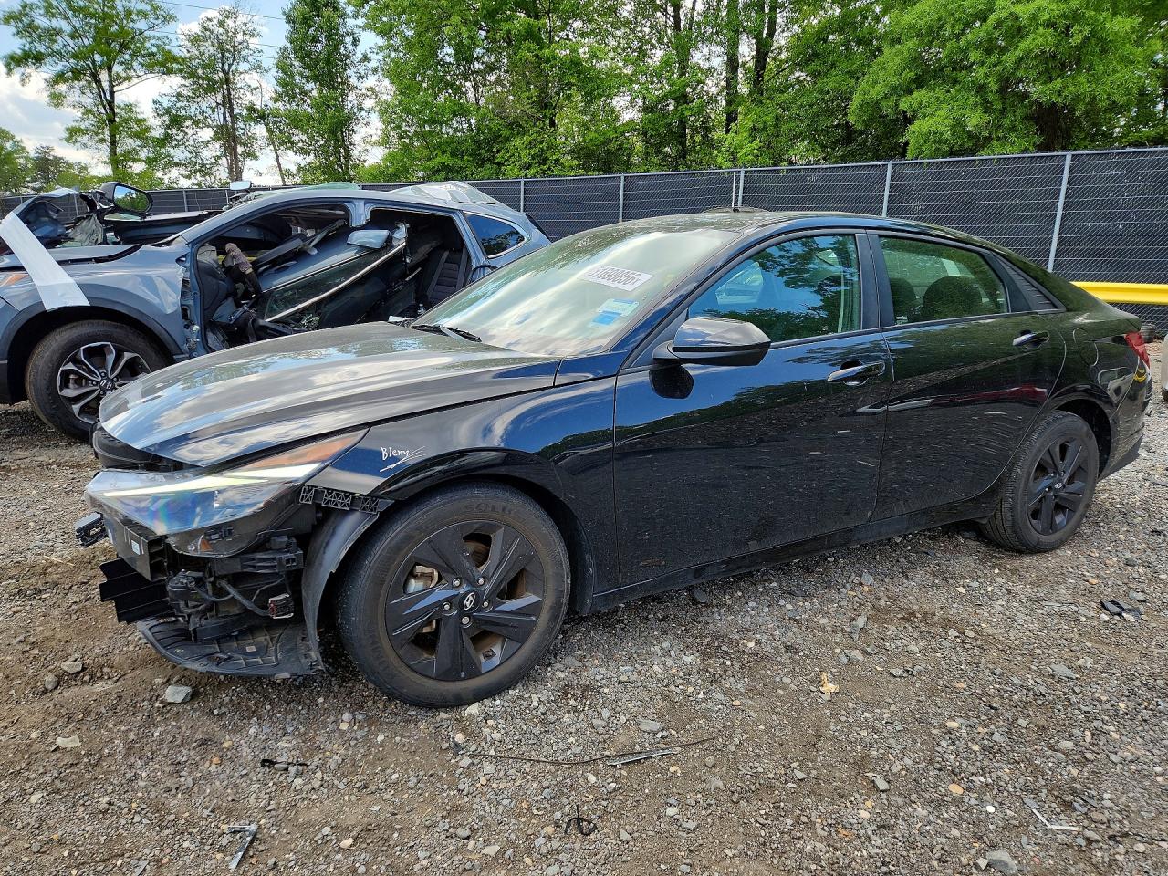Salvage Hyundai ELANTRA Image