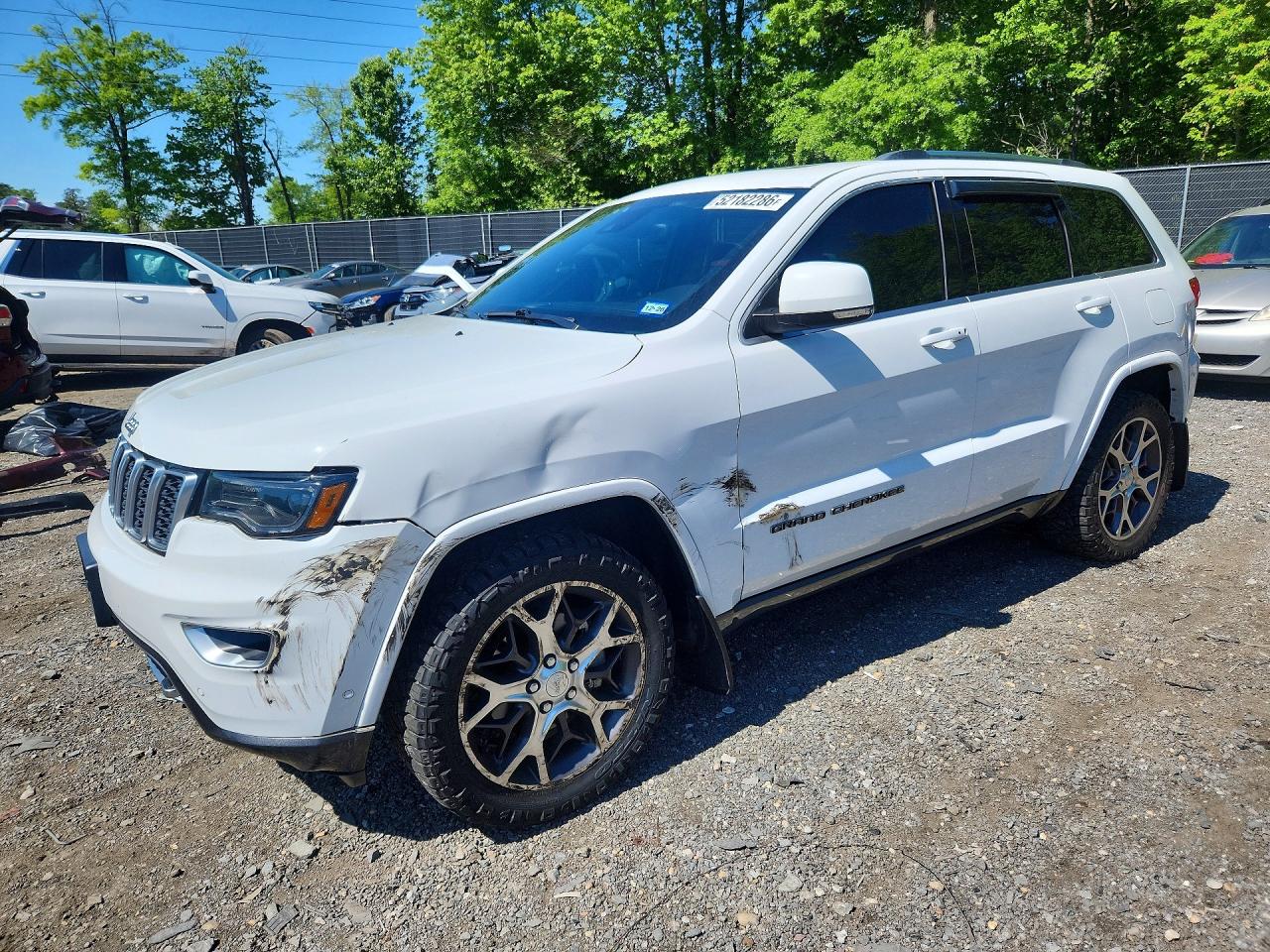 Salvage Jeep Cherokee Image