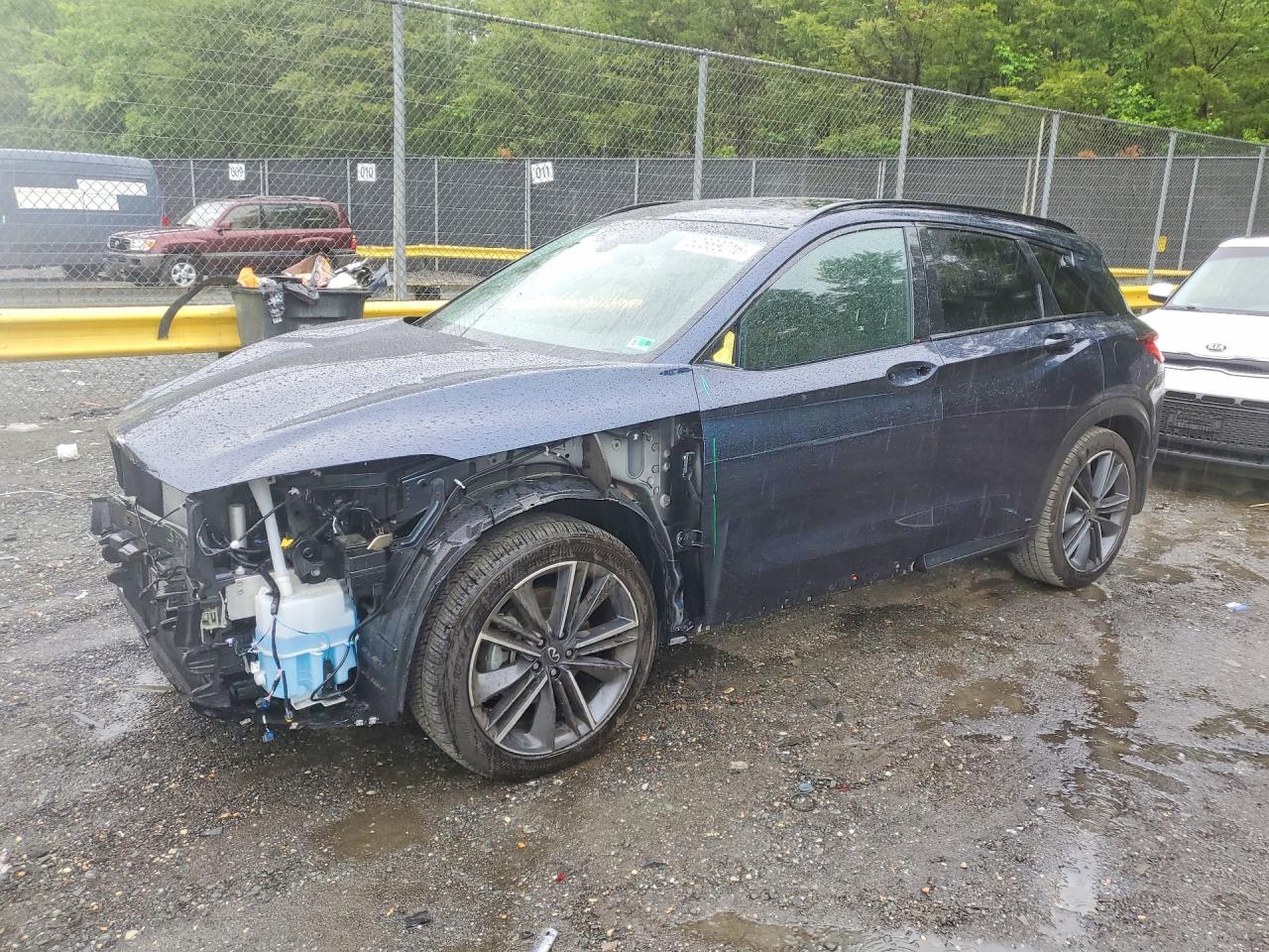 Salvage INFINITI Qx Image