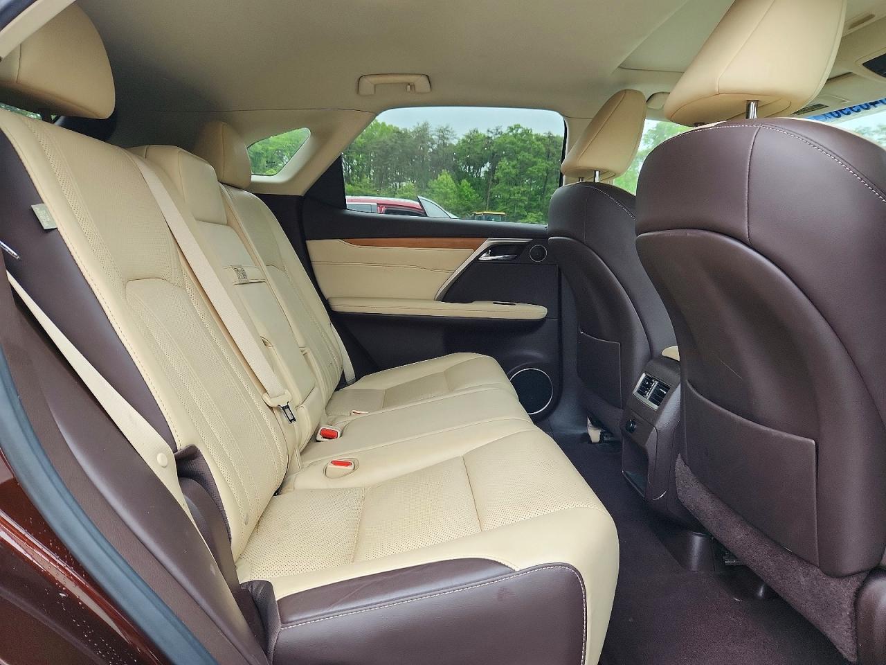 Lexus RX Base