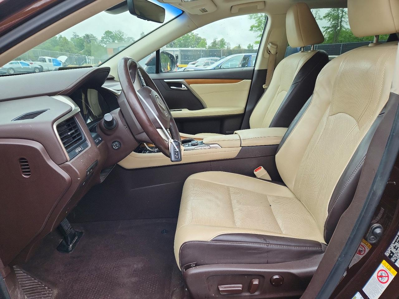 Lexus RX Base