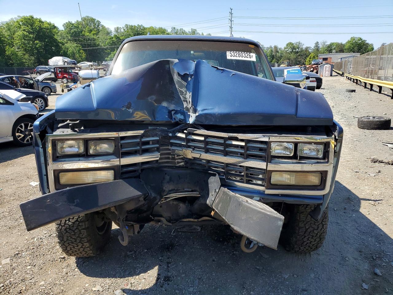 Chevrolet Suburban V2500