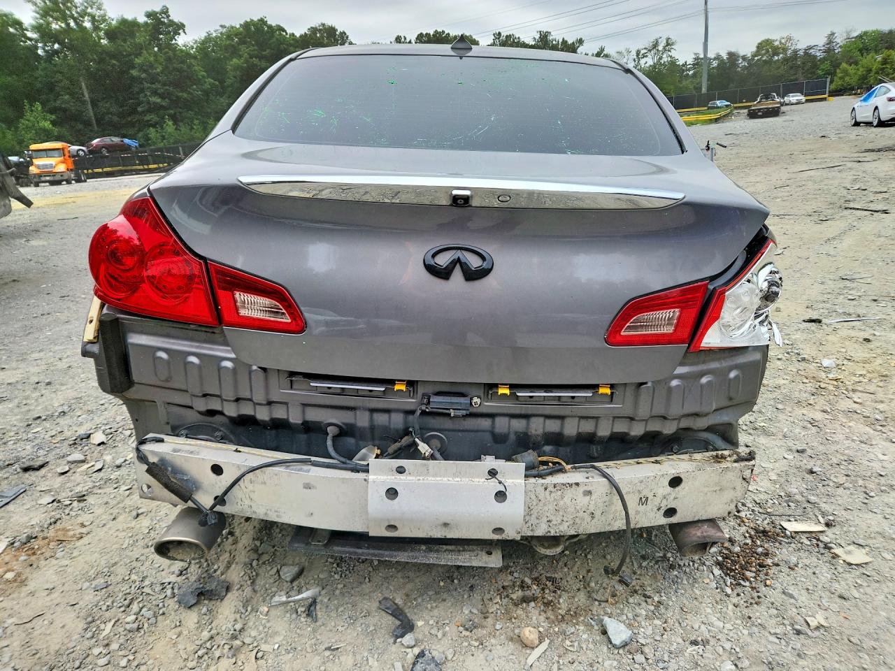 INFINITI G37 X