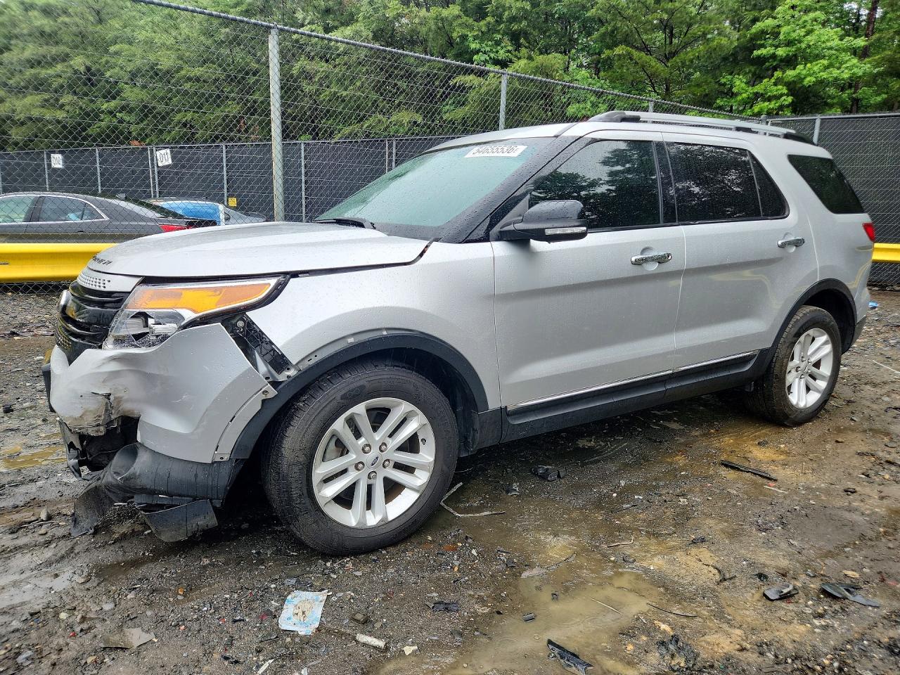 Salvage Ford Explorer Image