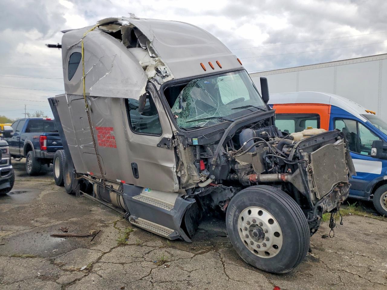 Salvage Freightliner Cascadia 126 Image