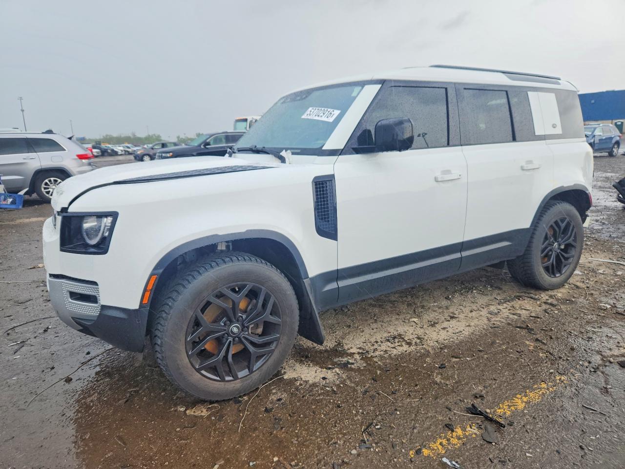 Salvage Land Rover Defender Image