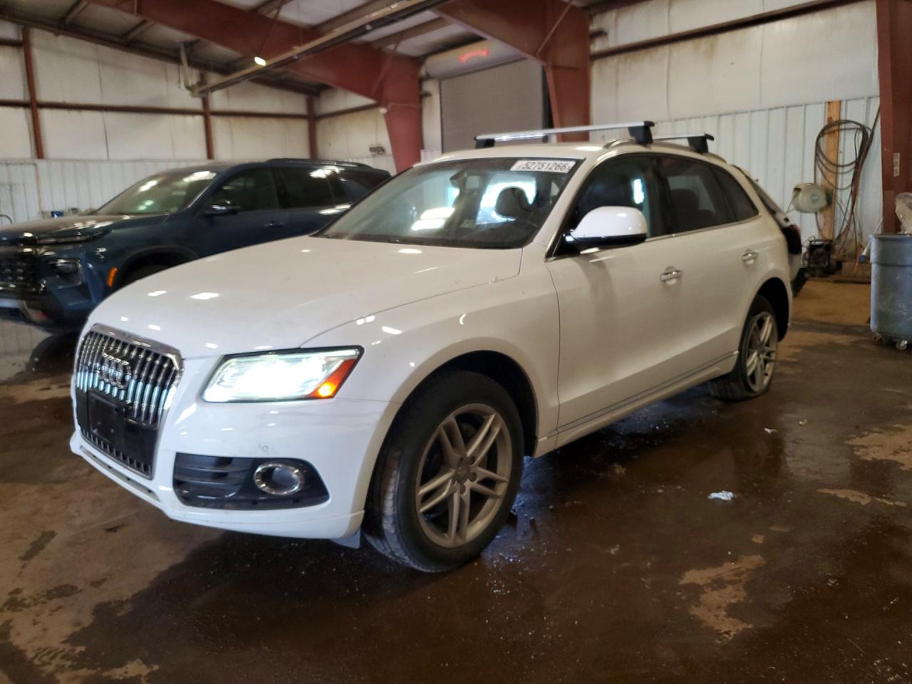 Salvage Audi Q5 Image