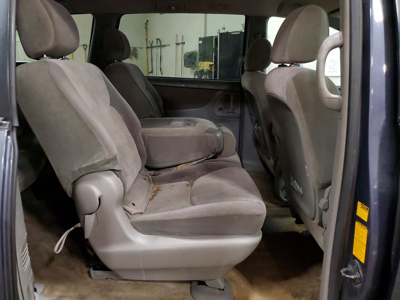 Toyota Sienna Le 8-passenger