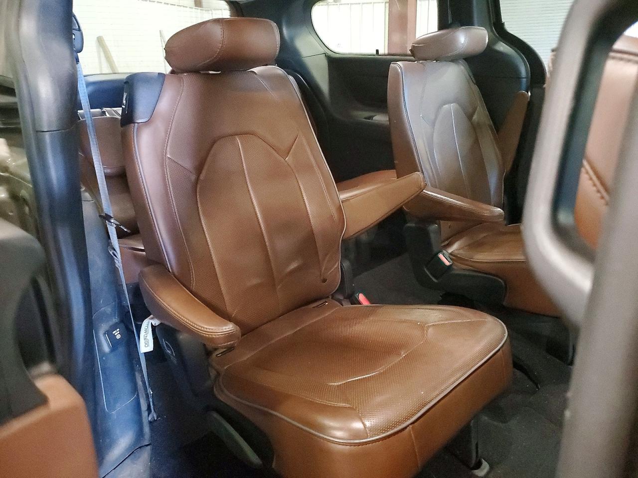 Chrysler Pacifica Limited
