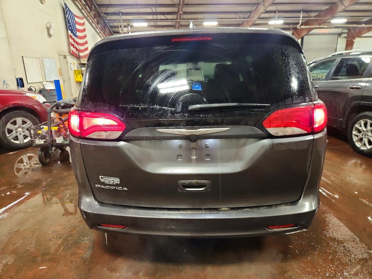 Chrysler Pacifica Touring