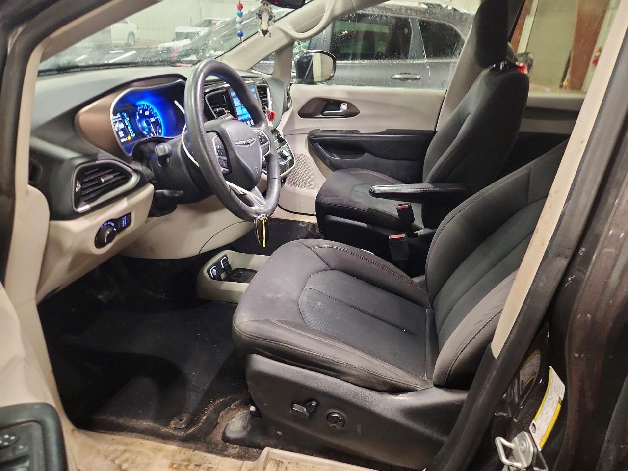 Chrysler Pacifica Touring