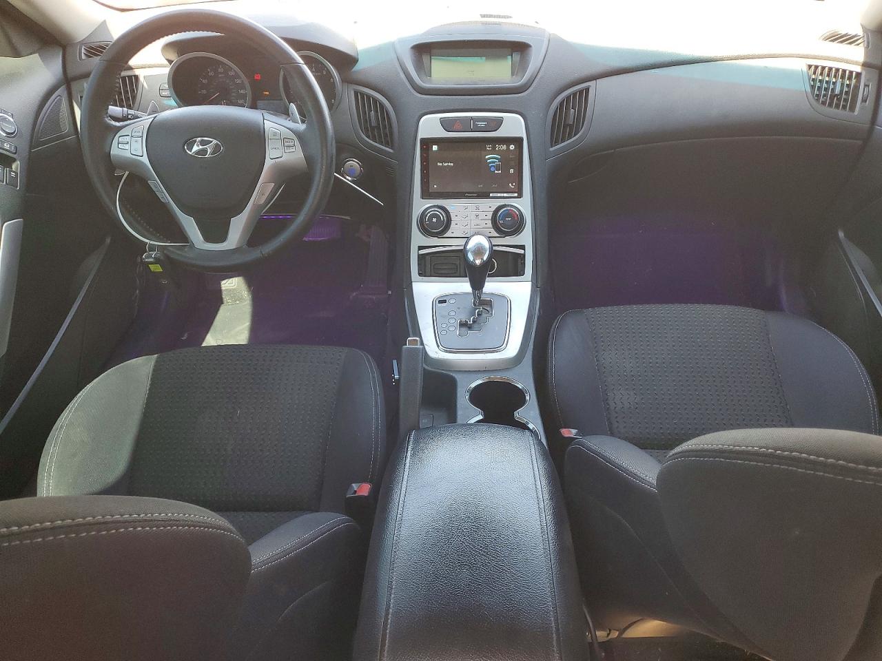 Hyundai Genesis 2.0t Premium