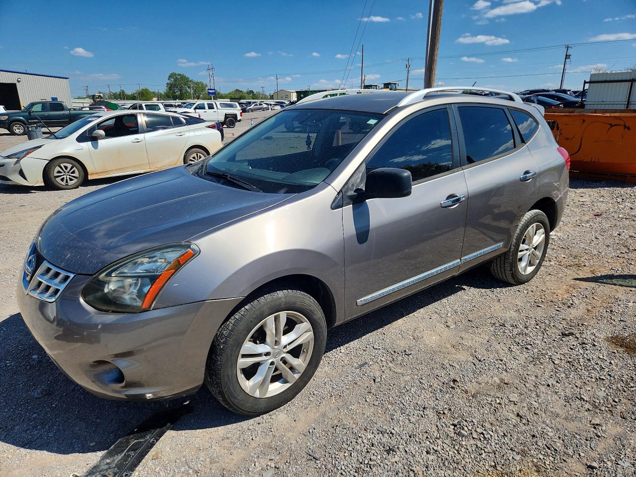 Salvage Nissan Rogue Image