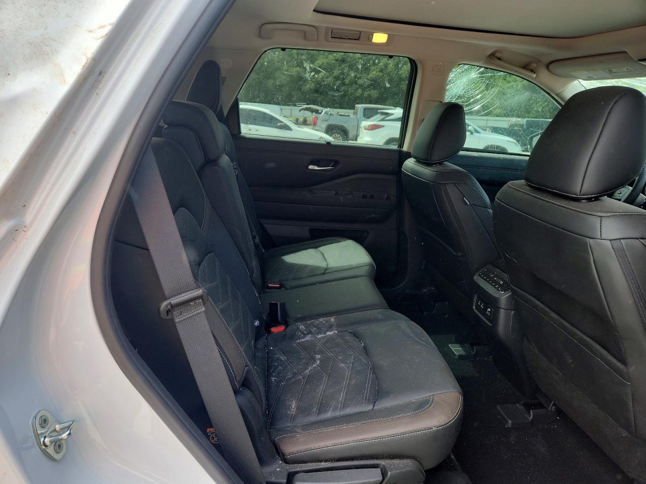 Nissan Pathfinder Platinum