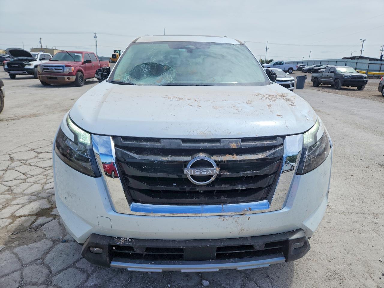 Nissan Pathfinder Platinum