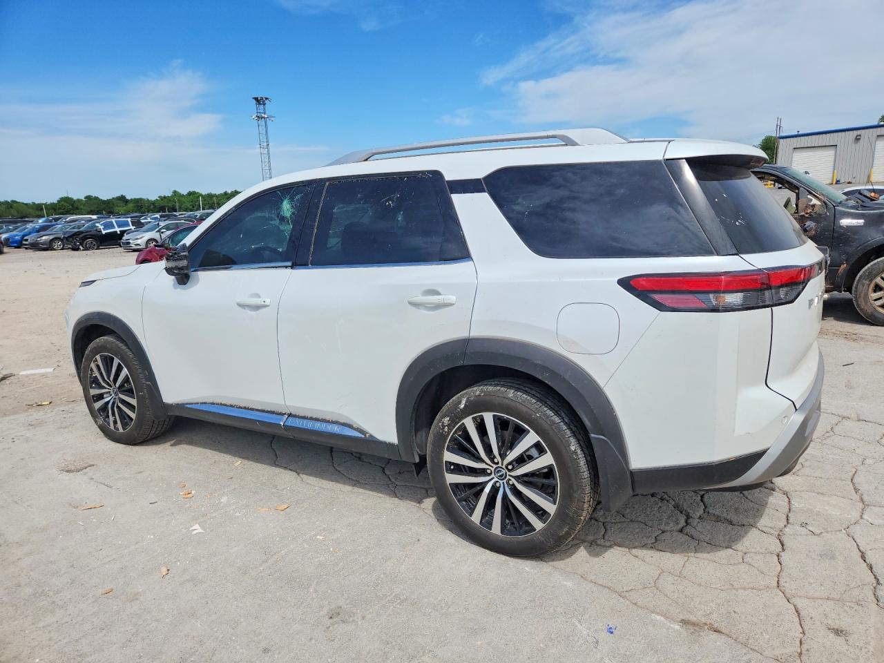Nissan Pathfinder Platinum