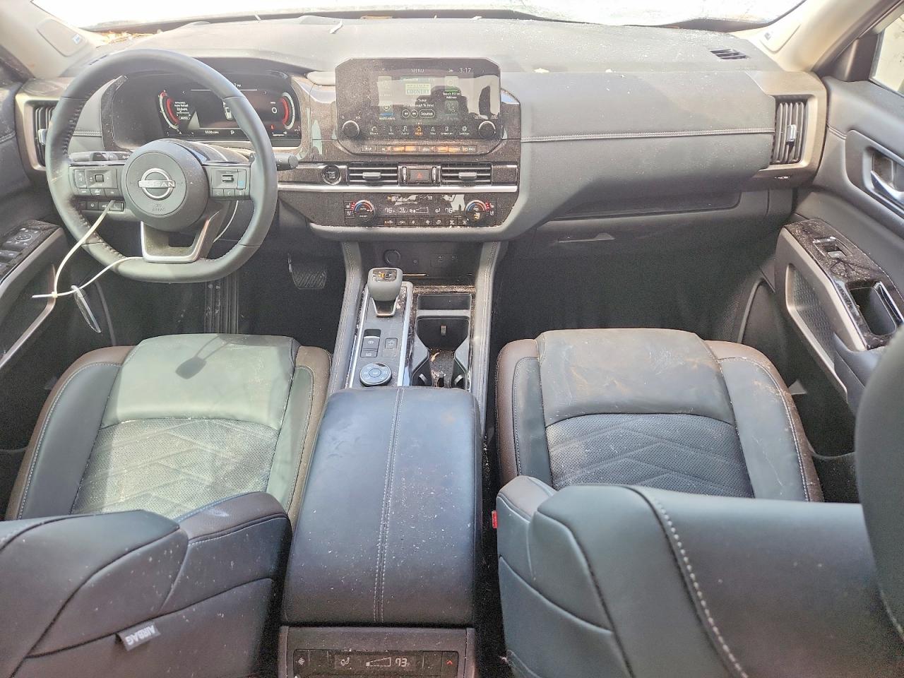 Nissan Pathfinder Platinum