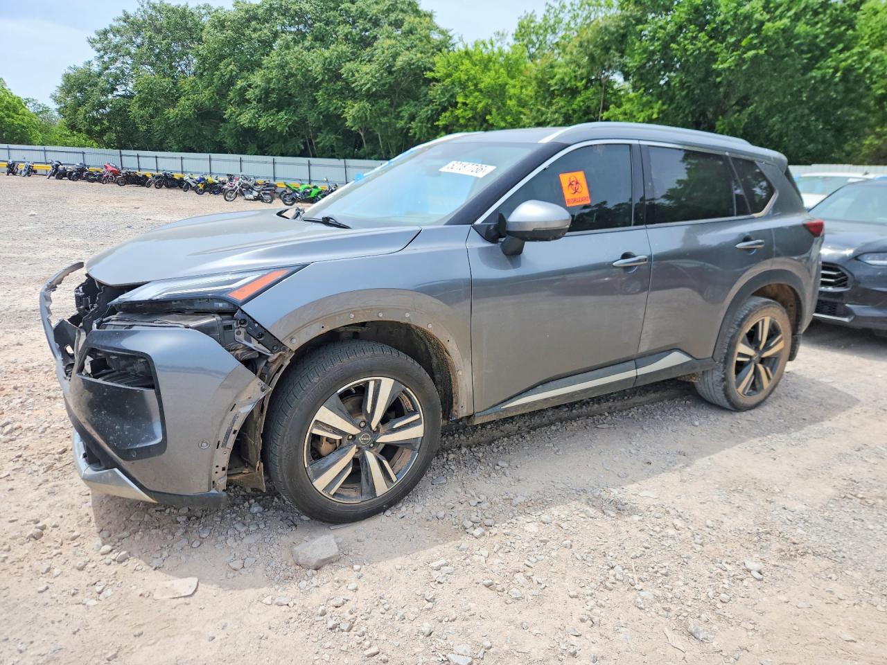 Salvage Nissan Rogue Image