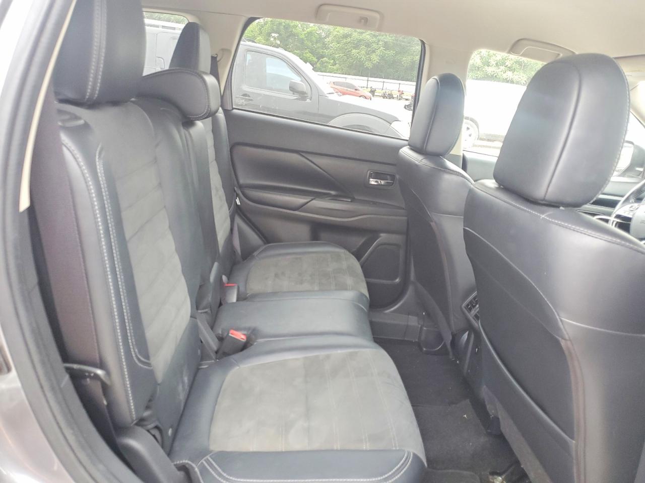 Mitsubishi Outlander Se